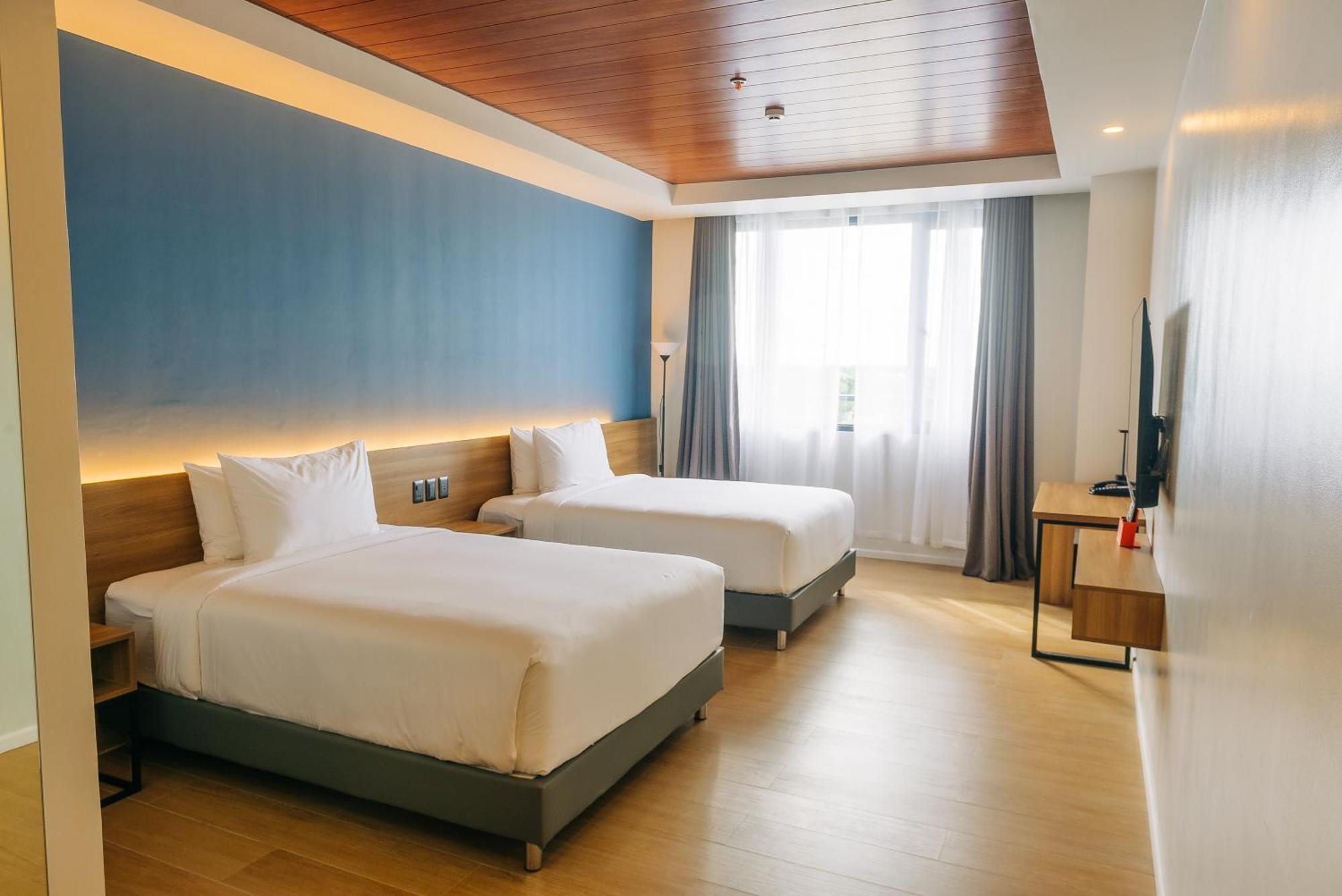 Levo Hotel Urdaneta Bagian luar foto