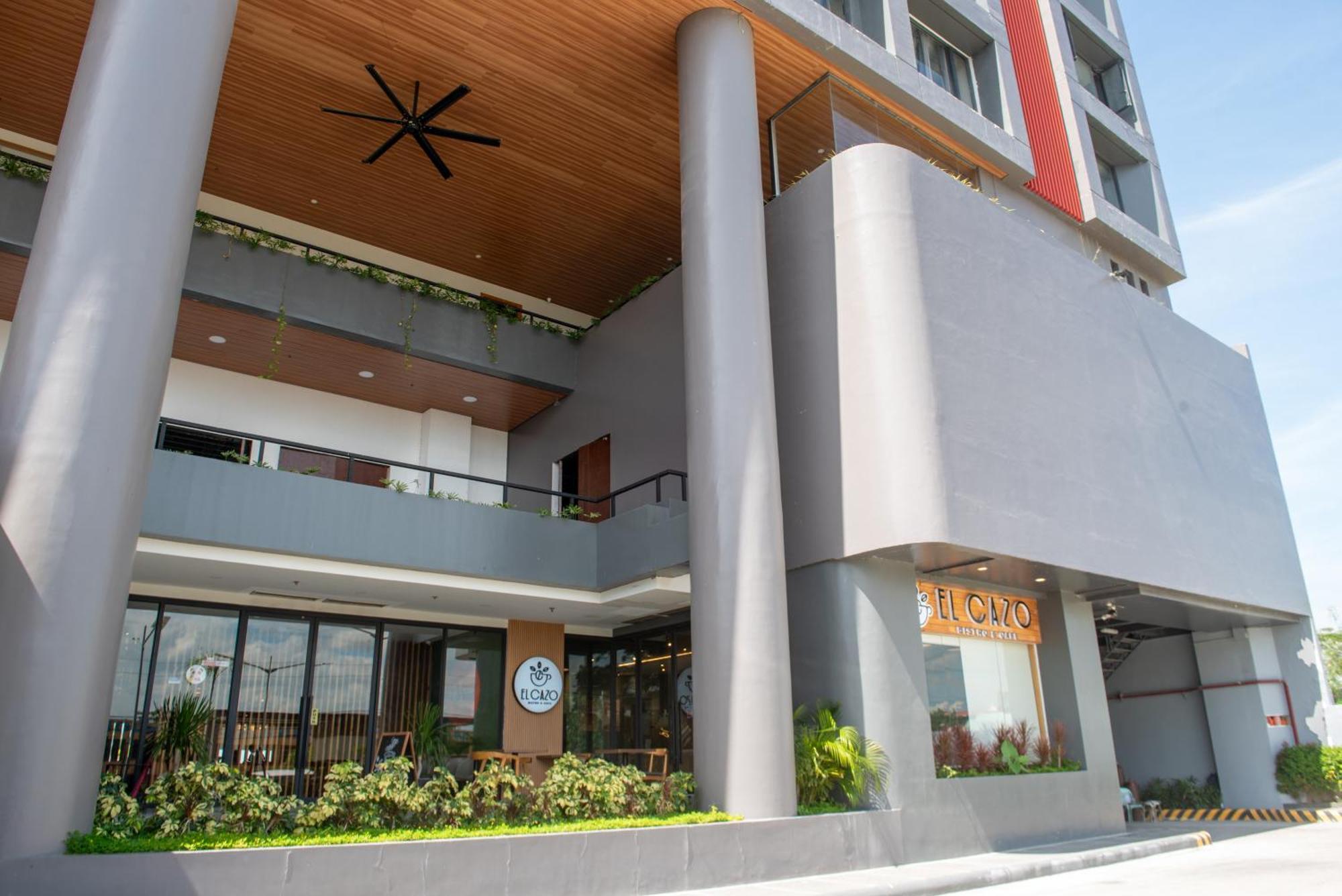 Levo Hotel Urdaneta Bagian luar foto