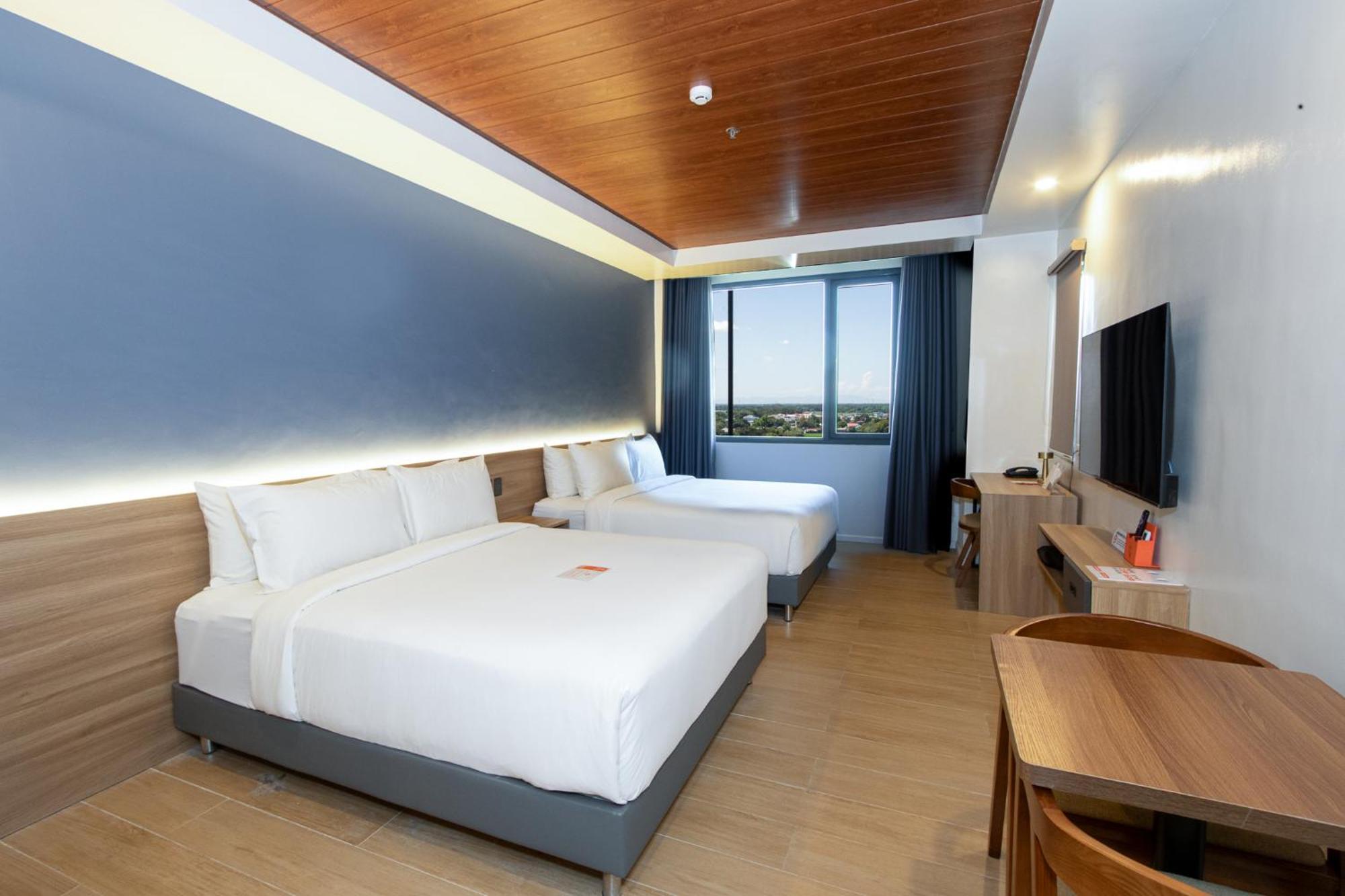 Levo Hotel Urdaneta Bagian luar foto