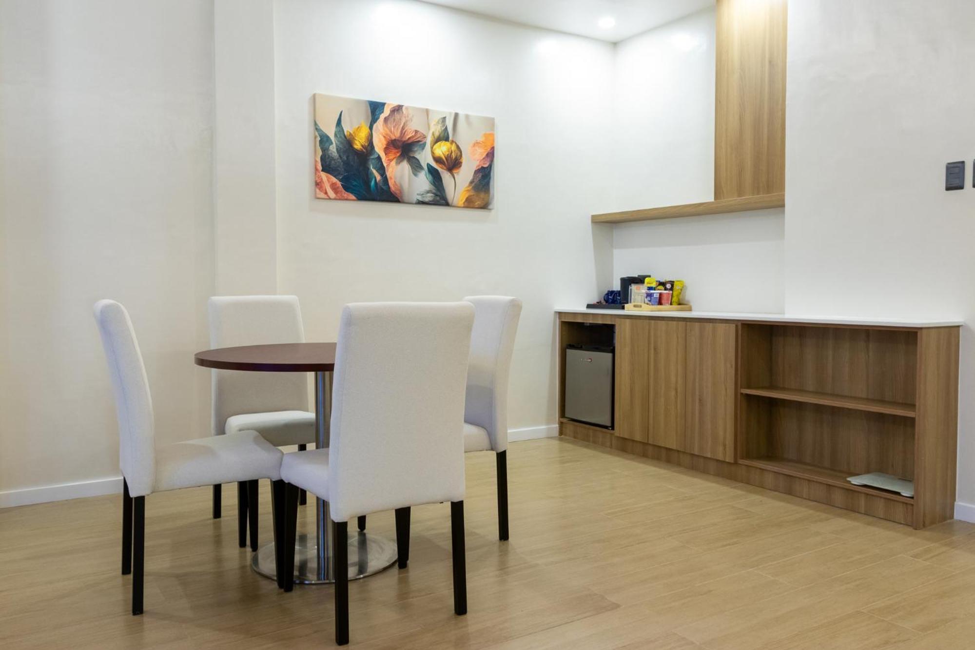 Levo Hotel Urdaneta Bagian luar foto